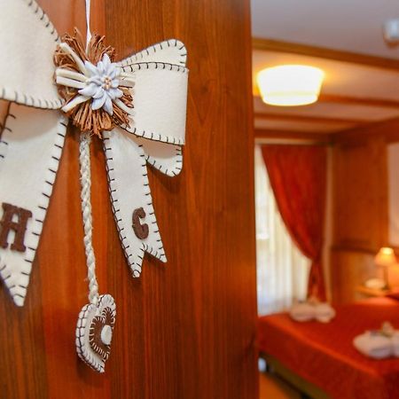 Hotel Corona Pinzolo Ngoại thất bức ảnh