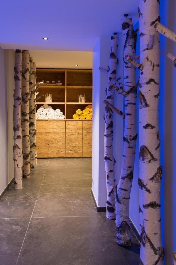 Hotel Corona Pinzolo Ngoại thất bức ảnh