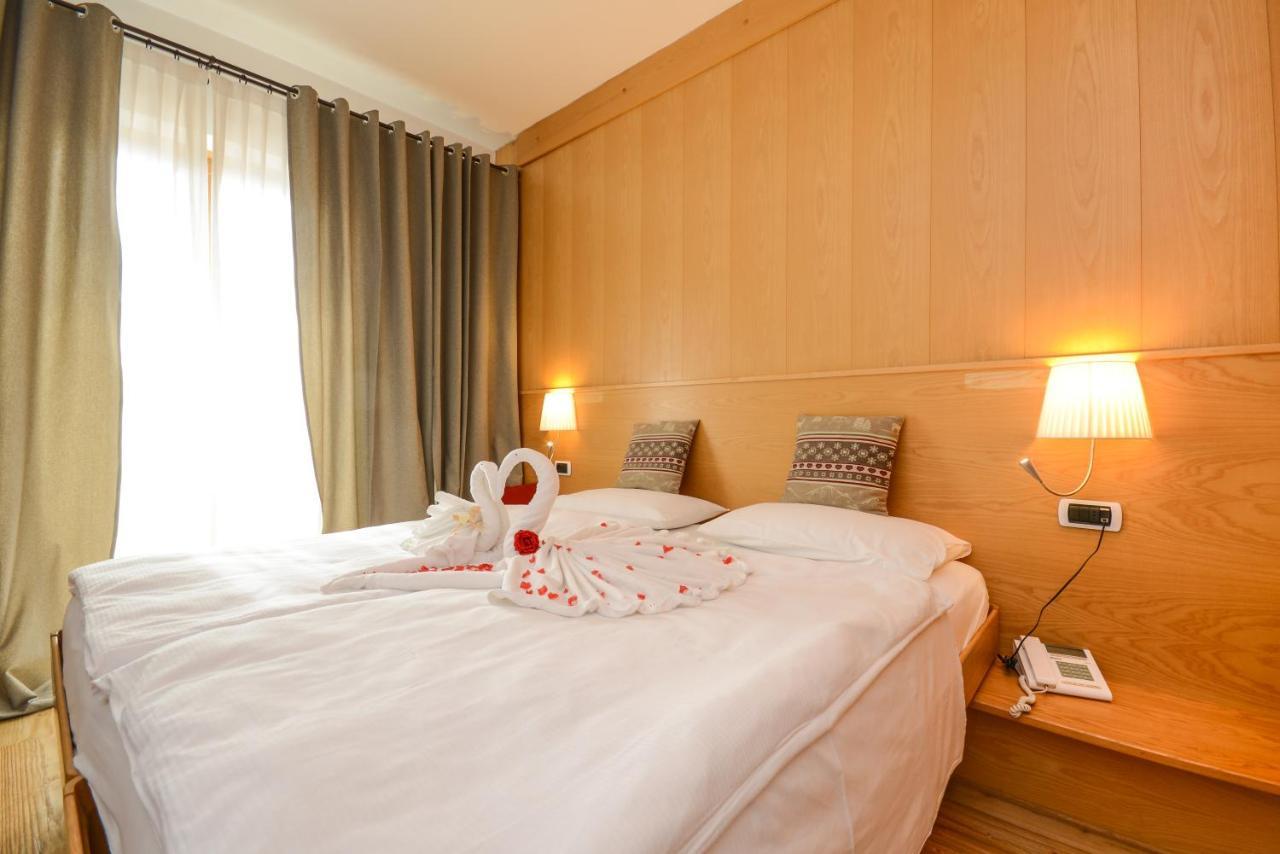 Hotel Corona Pinzolo Ngoại thất bức ảnh