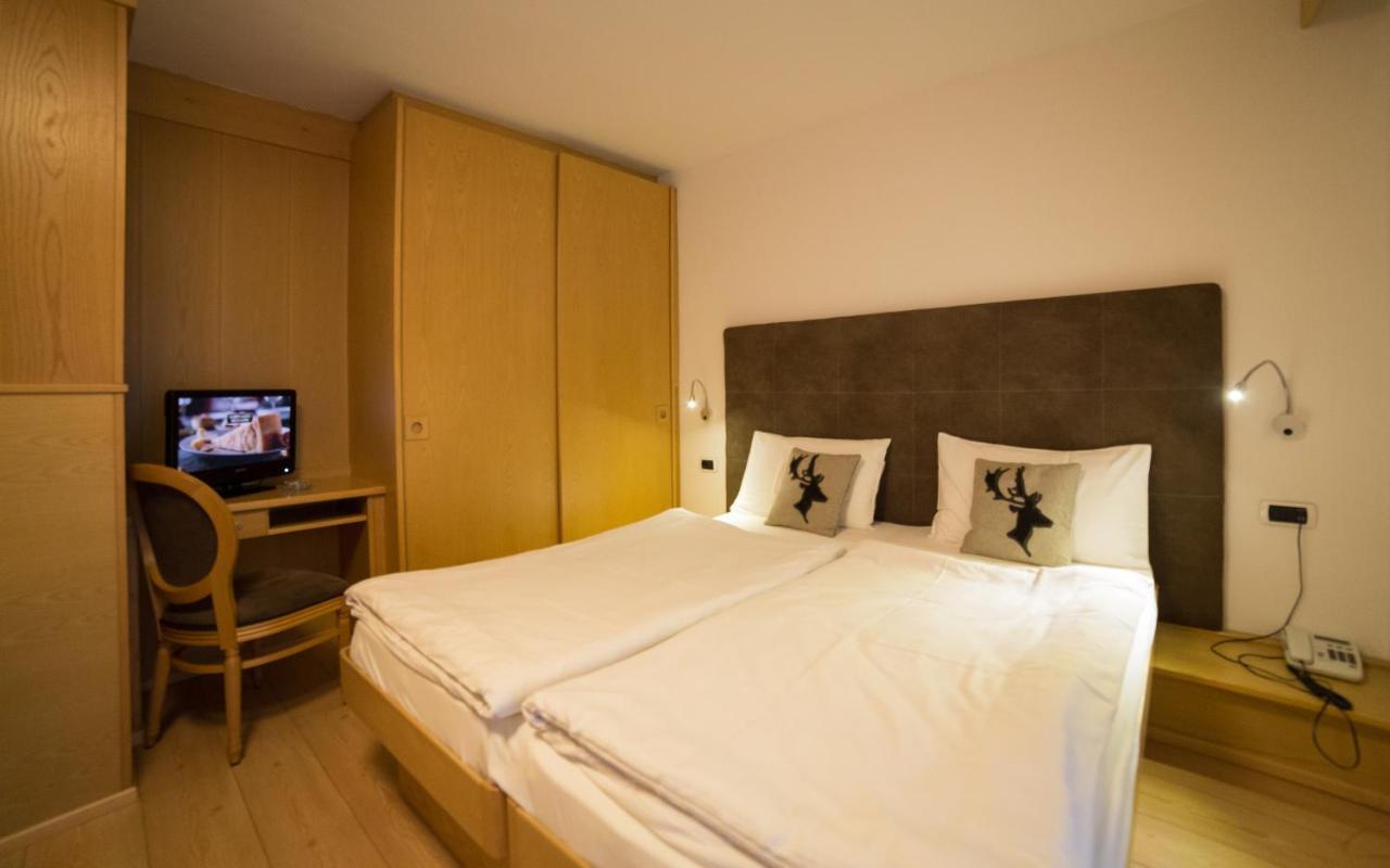 Hotel Corona Pinzolo Ngoại thất bức ảnh